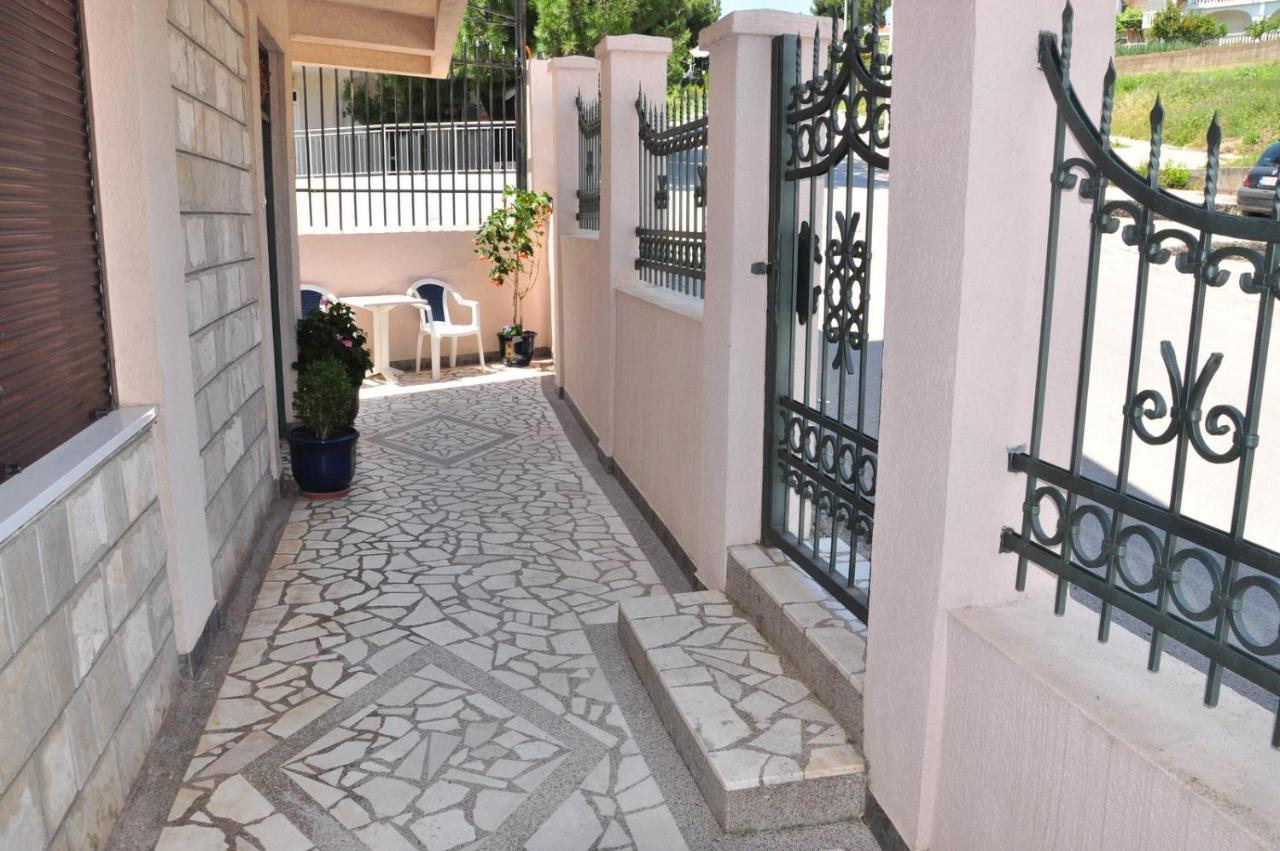 Comfort Apartments บาร์ ภายนอก รูปภาพ
