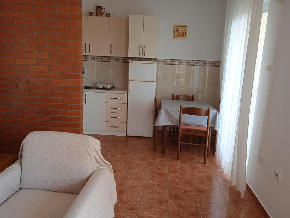 Comfort Apartments บาร์ ภายนอก รูปภาพ