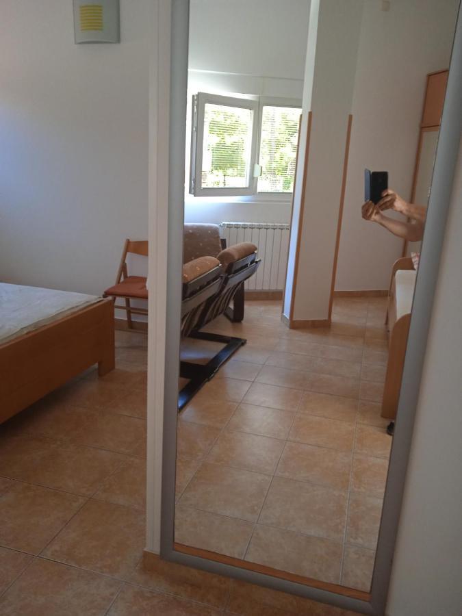 Comfort Apartments บาร์ ภายนอก รูปภาพ