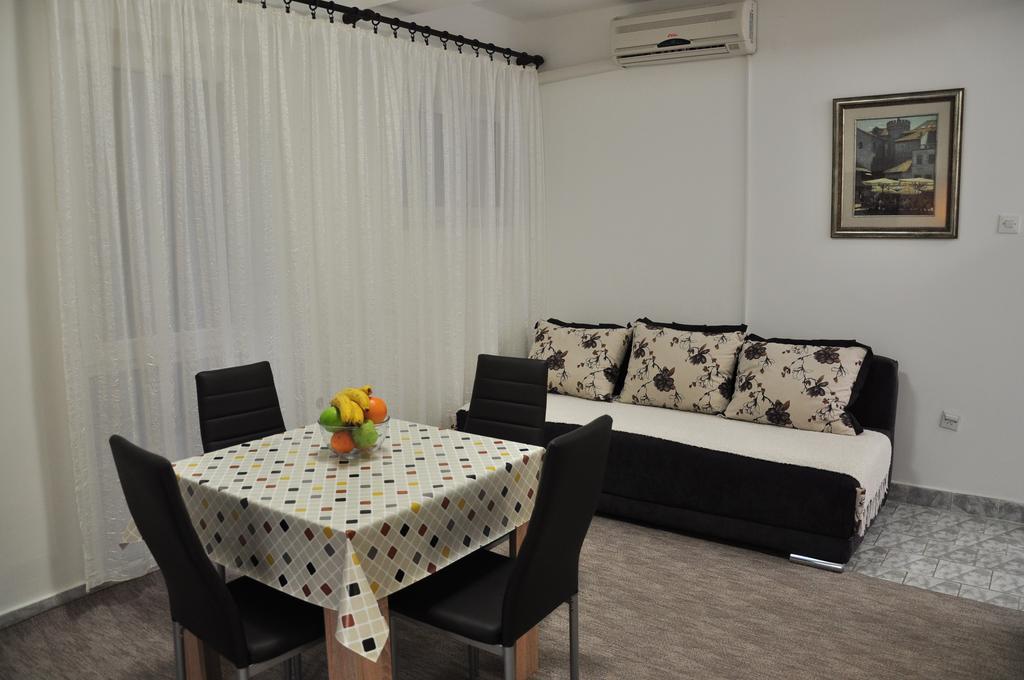 Comfort Apartments บาร์ ภายนอก รูปภาพ