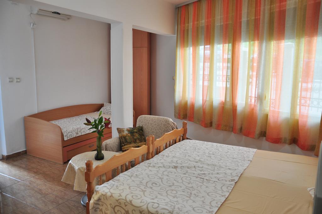 Comfort Apartments บาร์ ภายนอก รูปภาพ