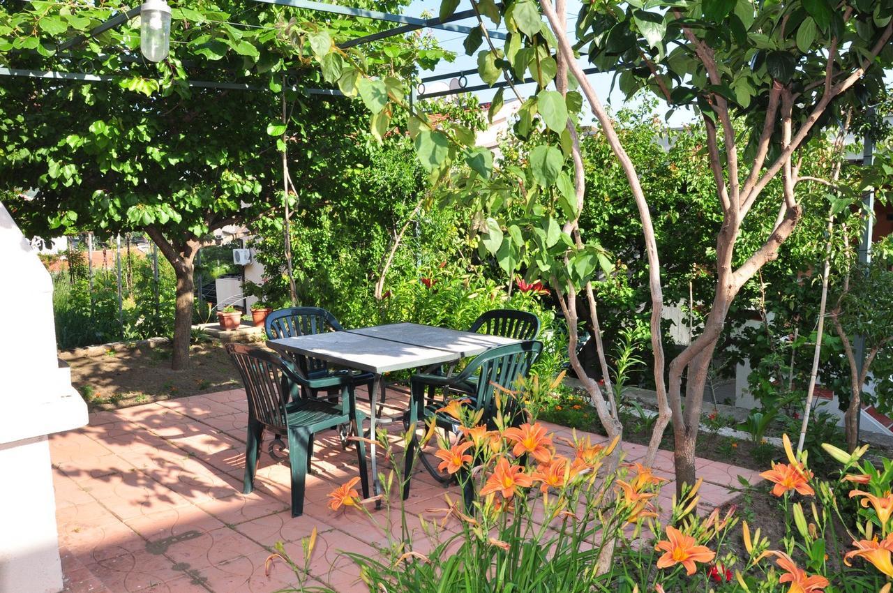 Comfort Apartments บาร์ ภายนอก รูปภาพ